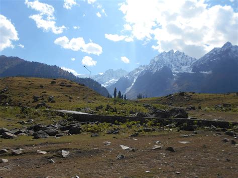 Kashmir, una épica de rock progresivo que te transporta a un viaje sónico a través del Himalaya