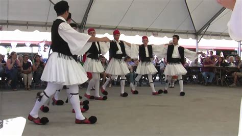 Tsamiko Un Baile Griego Con Ritmos Vibrantes y Melodías Atractivas